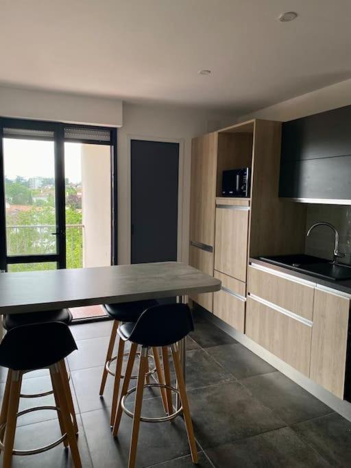 Ferienwohnung T3 - Centre - 75M2 - 2 Sdb - Parking - Calme Anglet Exterior foto